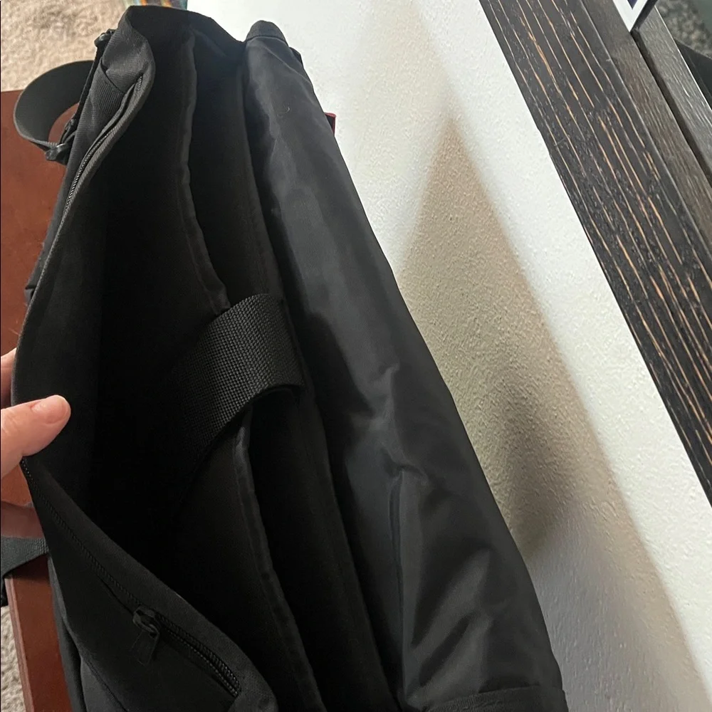 Manhattan Portage Expandable Messenger DJ Computer Bag in Black